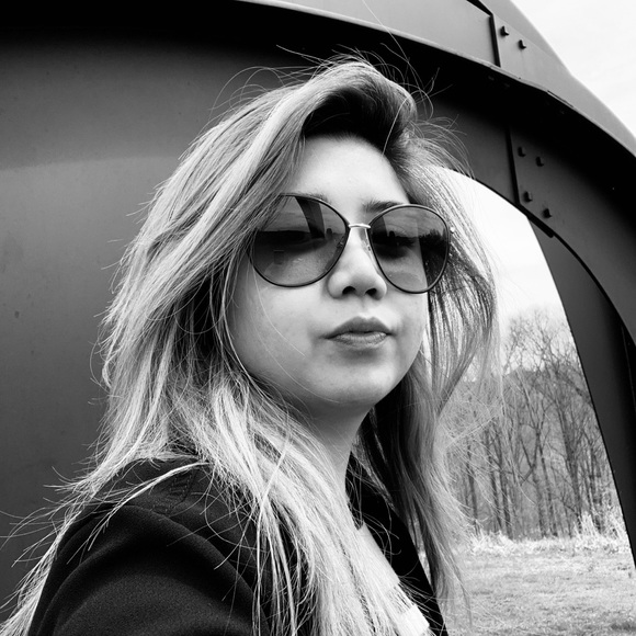 Meet your Posher, Sandra - Picture 1 of 1